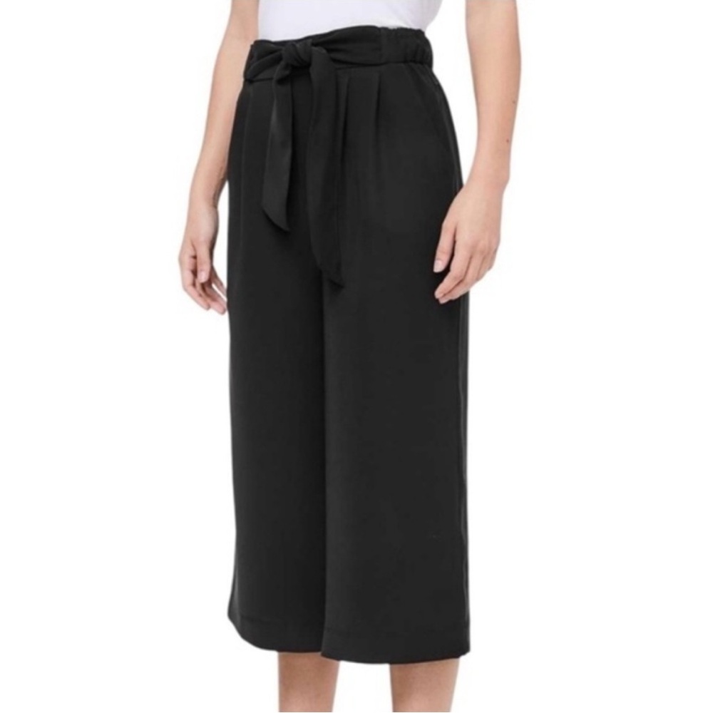 Lululemon Noir Cropped Pants - SZ 2
